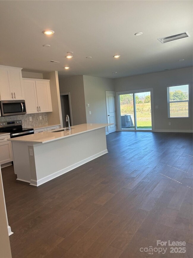 Building Photo - 1739 Braemar Vlg Dr