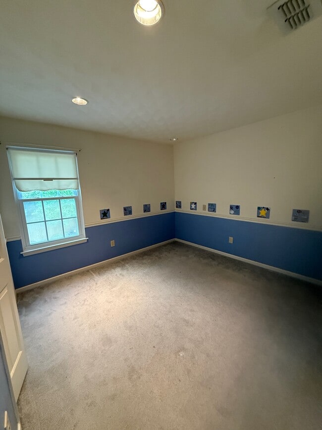 Building Photo - 3813 Sterncroft Dr