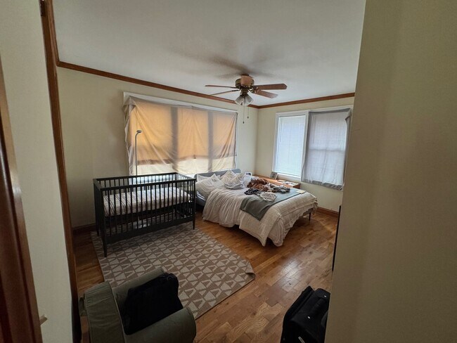 Building Photo - Move In June 1st 2026! 2 Bedroom 2 bath - Pet's OK - Wilmette