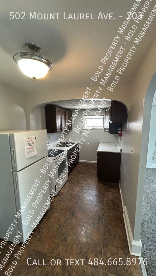Building Photo - 502 Mount Laurel Rd