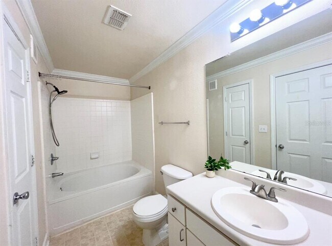 Building Photo - 18469 Bridle Club Dr