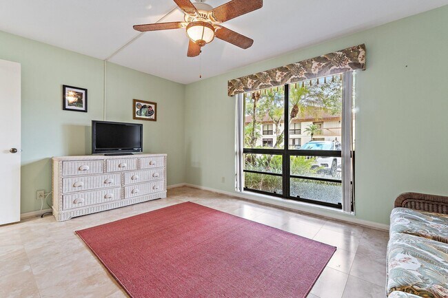 Building Photo - 413 Brackenwood Ln S