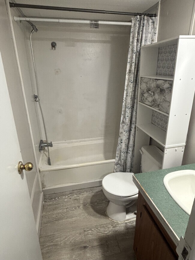 Building Photo - 1294 FM2108