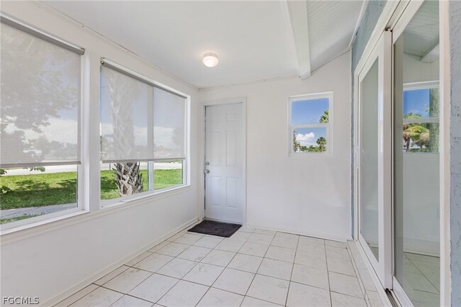 Building Photo - 16599 Davis Rd