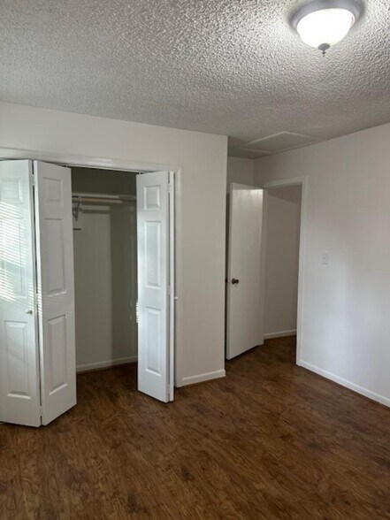 Building Photo - 415 N Oceana Blvd