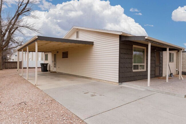 Building Photo - 429Guerrero