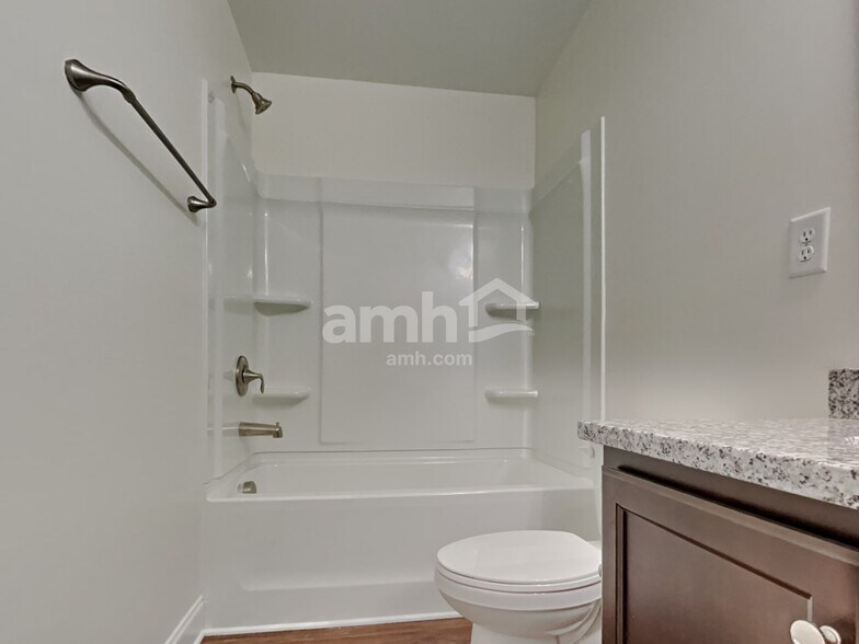 Building Photo - 153 Larragan Dr