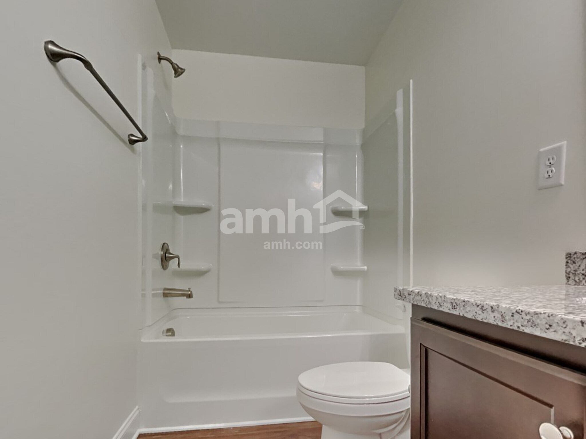 Building Photo - 153 Larragan Dr