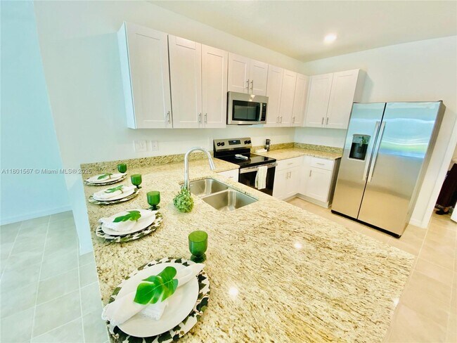 Building Photo - 4799 Guinep Ln