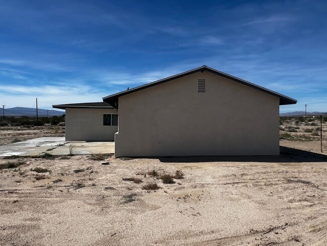 Building Photo - Updated 2 Bedroom Home with Finished 2-Car Garage – Easy Highway Access | 29 Palms (Wonder Valley)