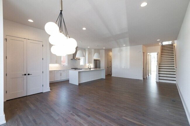 Building Photo - 1009 Garfield St