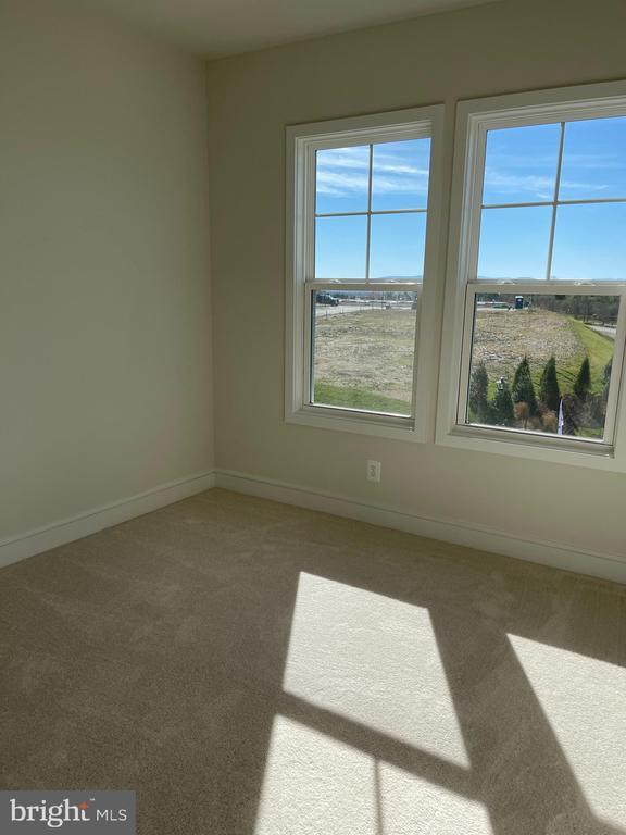 Building Photo - 127 Wake Robin Ct