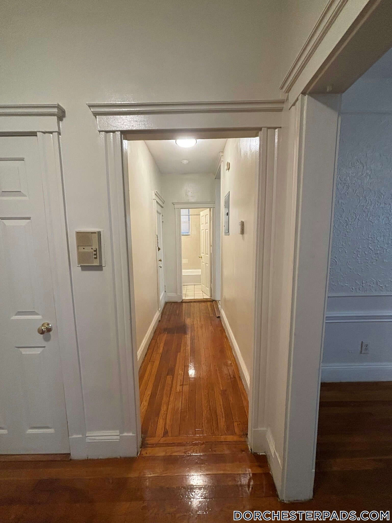 Building Photo - 19 Mora St