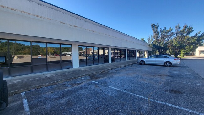 Primary Photo - 6001 Bartlett Center Dr