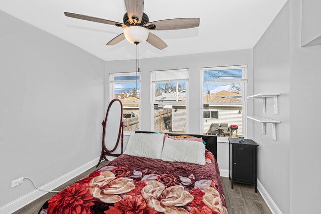 Building Photo - 9105 S Racine Ave