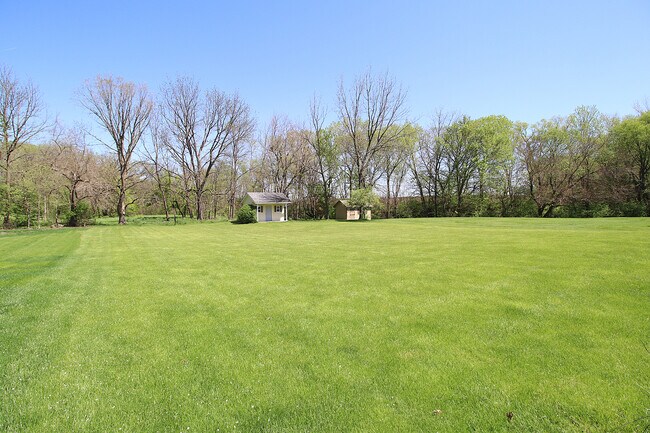 Building Photo - 403 E Main St