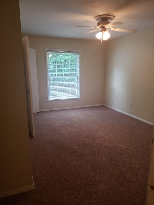 Building Photo - Lake Johnson Mews-3bd on the LAKE TRAIL!