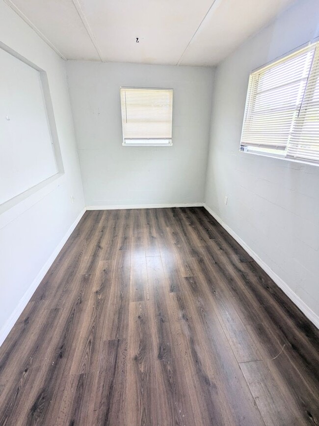 Building Photo - 3Bedroom+BONUS, 2 bath Daytona Beach