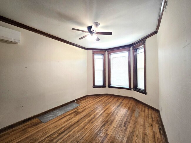Building Photo - 6339 S Eberhart Ave