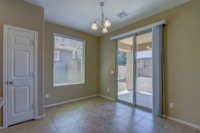 Building Photo - 3 bedrooms plus a den, 2 bath home in Brig...