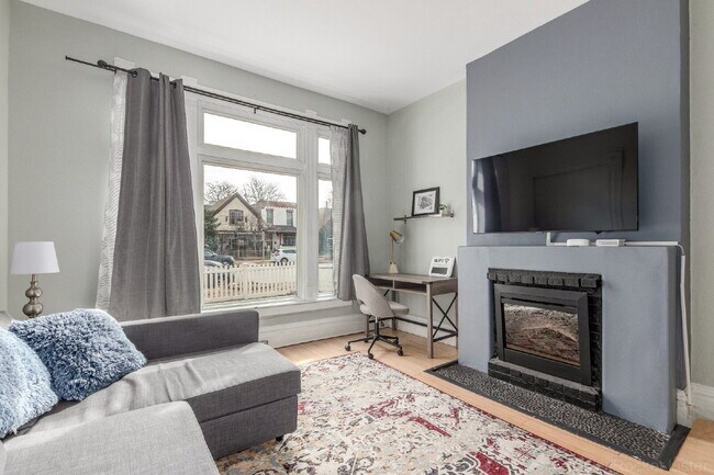 Building Photo - Lovely Victorian duplex for rent 2 bed / 1 bath