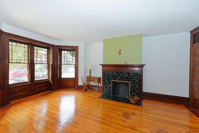 Building Photo - 150 2nd St