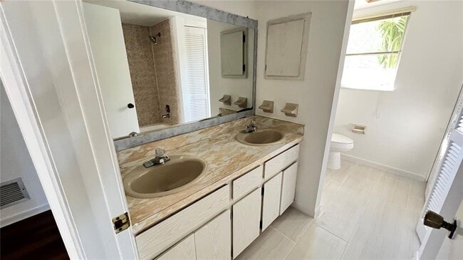 Building Photo - 10548 86th Ave N