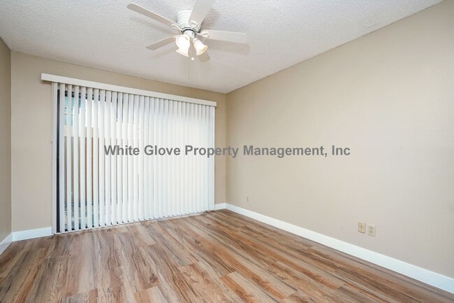 Building Photo - 1 Bedroom with Resort-Style Living at Le Parc | Open Floor Plan, Private Patio & Pools