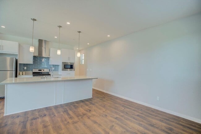 Building Photo - Modern Living at The MIll Gorgeous 2bed/2.5bath home