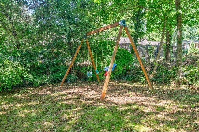 Building Photo - 1716 Beacon Hill Blvd NE