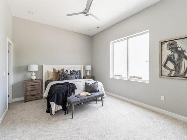 Building Photo - 15570 Rocklyn Place