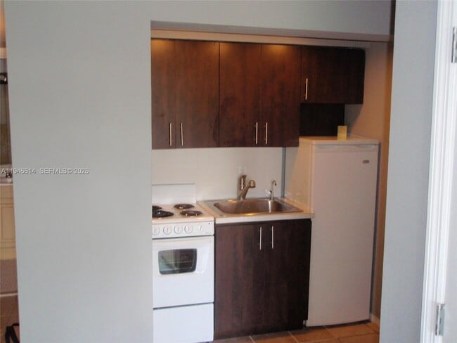 Building Photo - 2005 Sans Souci Blvd