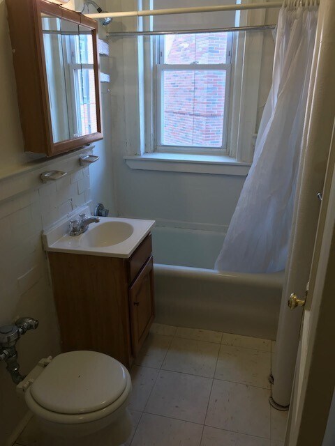 Building Photo - 1162 Boylston St