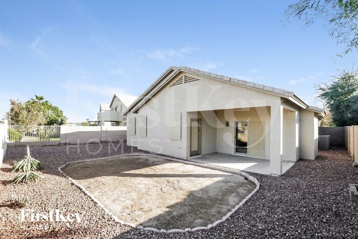 Building Photo - 302 S 124th Ave