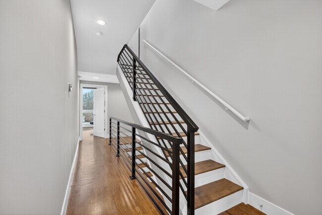 Building Photo - 537 New Bern Ave