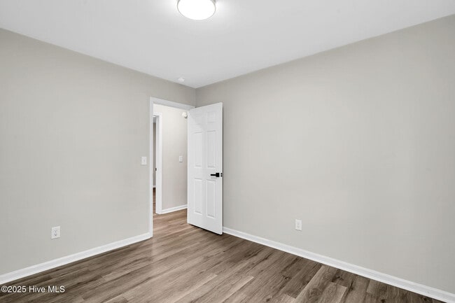 Building Photo - 114 Candlewood Dr