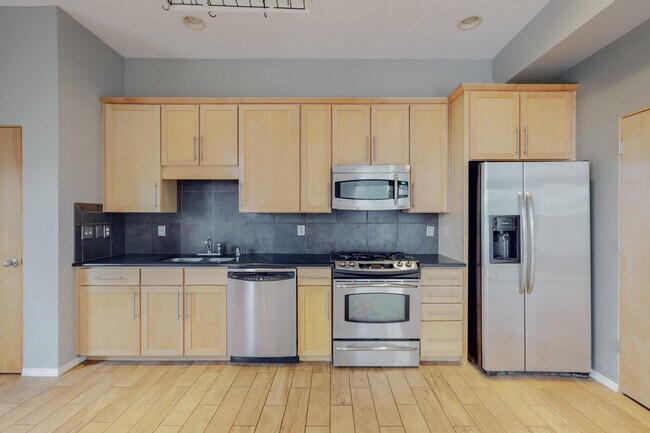 Building Photo - 885 Silver Ave SW