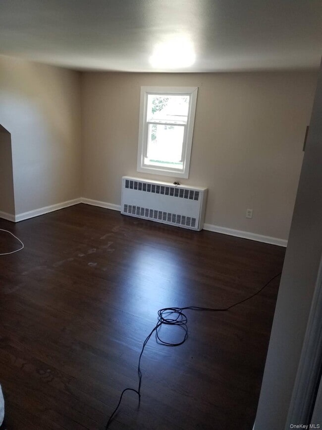 Building Photo - 712 7th St