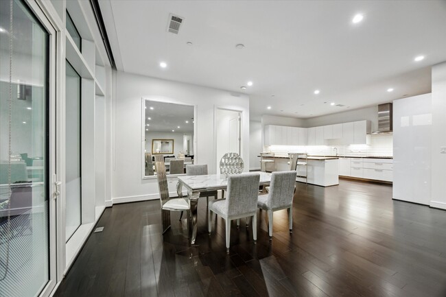 Building Photo - 4521 San Felipe St