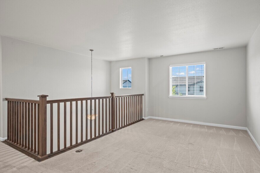 Building Photo - 577 W 174th Ave