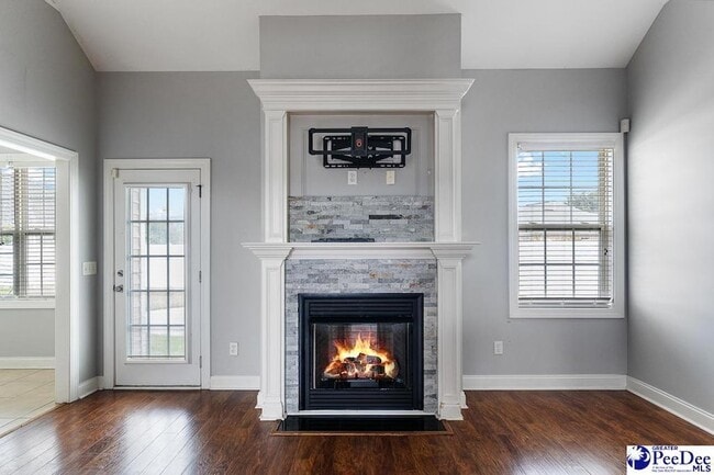 Building Photo - 1365 Millbank Dr