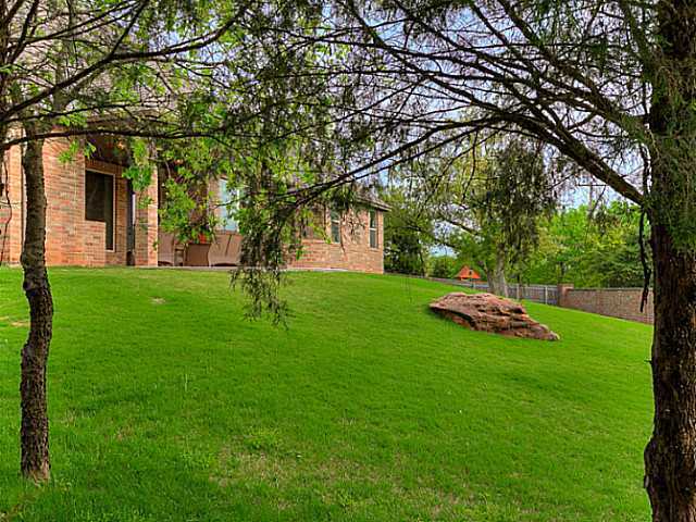 Building Photo - Luxury Rental Home in Edmond Schools + Com...
