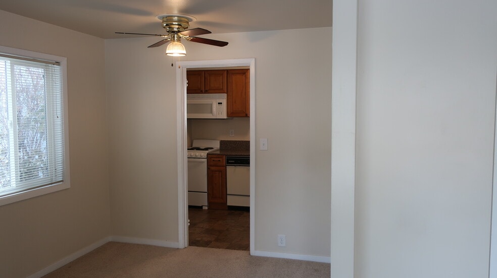 Building Photo - 120 Lavender Ct