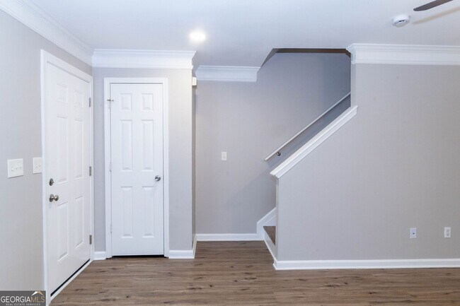 Building Photo - 745 Crestwell Cir