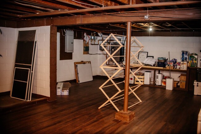 Building Photo - 130 N Grant St