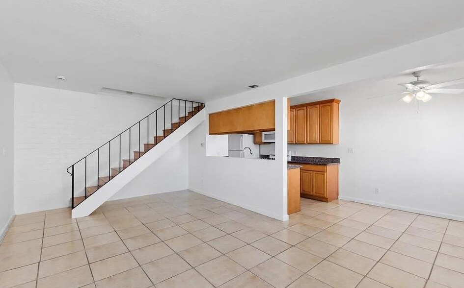 Building Photo - 3615 Sapphire Dr