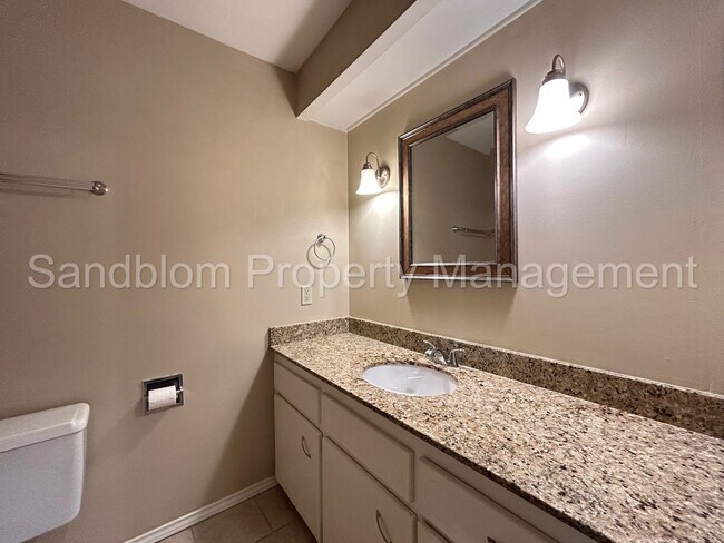 Building Photo - For Lease | South Tulsa | $1600 Rent