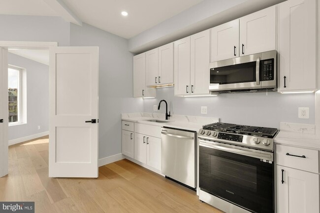 Building Photo - 3215 Mt Pleasant St NW