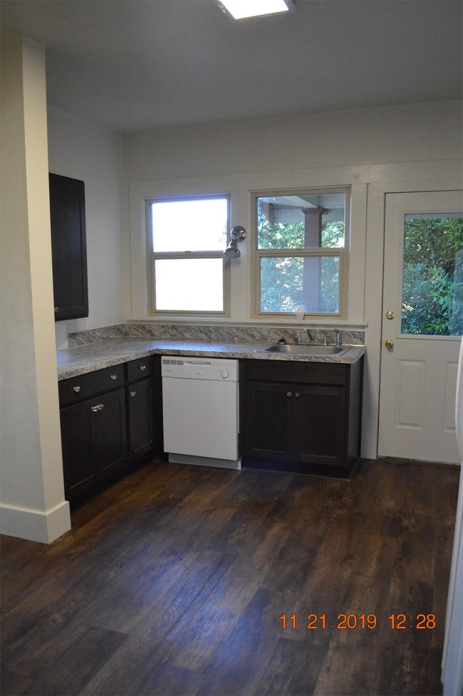 Building Photo - 75905 Gp Erickson Rd