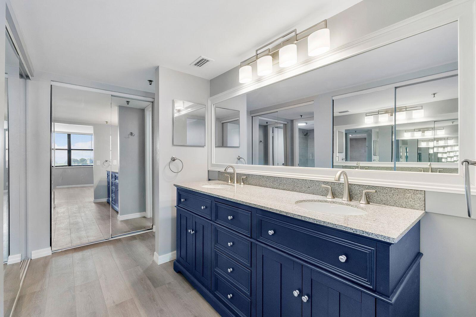 Building Photo - 105 Lake Emerald Dr